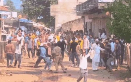 बजरंग दल की शौर्य यात्रा पर पथराव:  आंसू गैस के गोले दागकर पुलिस ने काबू किए हालात