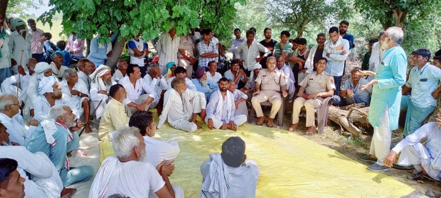 पशुधन चोरी करने की घटना को लेकर ग्रामीणों ने की पंचायत