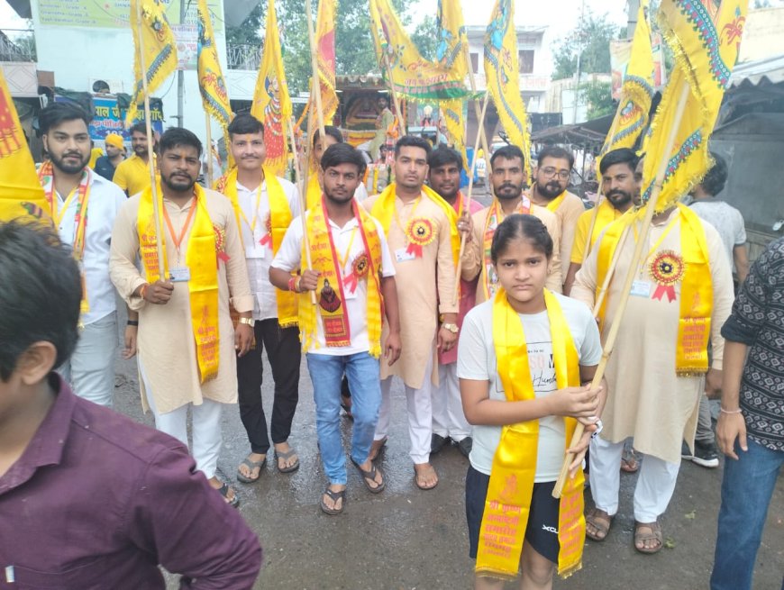 कृष्ण जन्माष्टमी को लेकर रामगढ़ में निकली शोभायात्रा