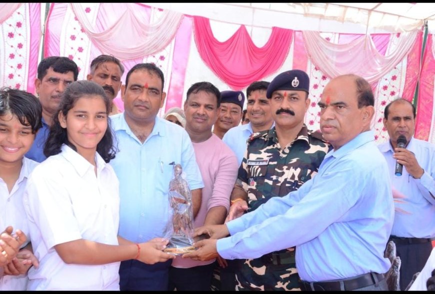 बैण्ड वादन प्रतियोगिता मे रैणी के स्वामी विवेकानंद मॉडल सरकारी स्कूल डेरा की छात्राओ ने पाया प्रथम स्थान