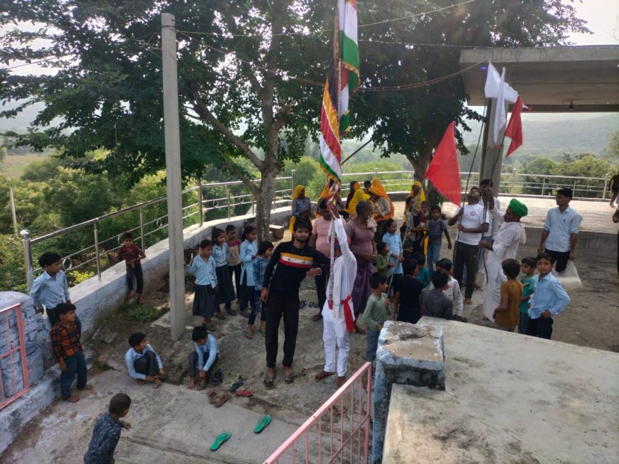 भगवान देवनारायण के जयकारों के साथ बीधोता से देवधाम जोधपुरिया के लिए रवाना हुई ध्वजा पदयात्रा