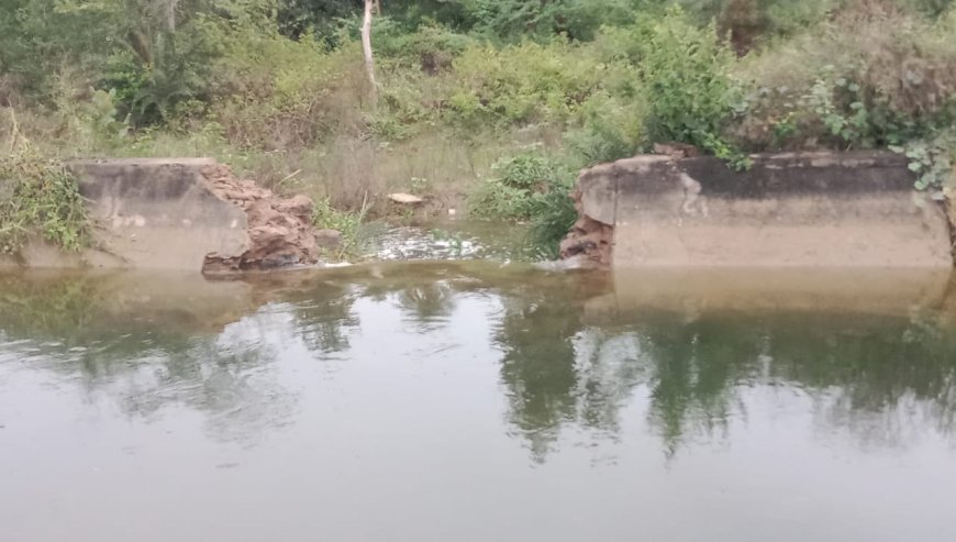 मातृकुंडिया मेजा बांध नहर में बदमाशों ने की सेंधमारी: व्यर्थ बह रहा लाखों लीटर पानी, खेतखलिहानों में हो रहा नुकसान