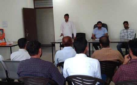 तहसील कार्यालय में मनाई गई महात्मा  गांधी और लाल बहादुर शास्त्री जयंती