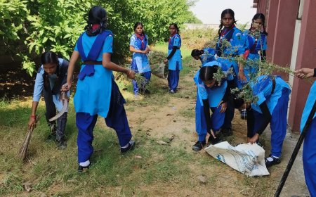 राजकीय बालिका विद्यालय टपूकड़ा  में गांधी व शास्त्री की जयंती पर किया श्रमदान