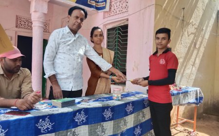 टैगोर फाउंडेशन स्कूल में मासिक टेस्टों में अव्वल स्थान प्राप्त करने वाले छात्र छात्राओं का हुआ सम्मान