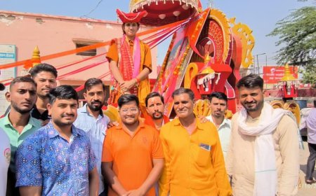 बागेश्वर धाम सेवा समिति के द्वारा कस्बे में  झांकियो के साथ निकाली भव्य मंगल कलश यात्रा