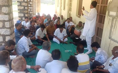 कांग्रेस की वाहन रैली काे लेकर बैठक आयोजित कर साैंपी जिम्मेदारी: पूर्व प्रधान मेवाड़ा के सानिध्य में निकाली जाएगी विशाल वाहन रैली