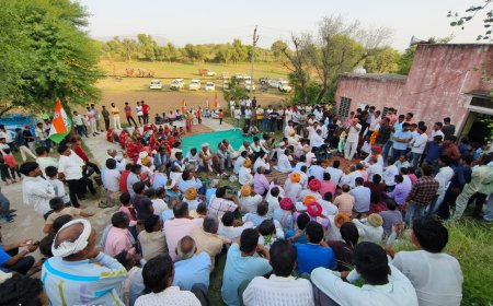 युवा नेता संदीप सैनी का शेखावाटी परंपरा के अनुसार चुनरी का साफा व माला पहनकर किया स्वागत