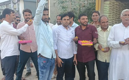 भाजपा ने बानसूर से देवी सिंह शेखावत को उम्मीदवार घोषित किया, कार्यकर्ताओं ने मिठाई कर बांटकर खुशी जताई।