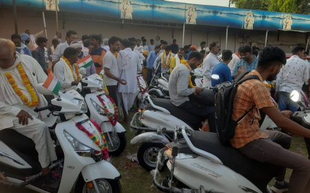 राज्यसभा सांसद किरोड़ी लाल मीणा के कोष से हुआ 40 दिव्यांगों को  स्कूटी वितरण