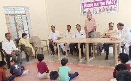 लायंस क्लब ने मूक बधिर बच्चो को किये गर्म वस्त्र वितरित