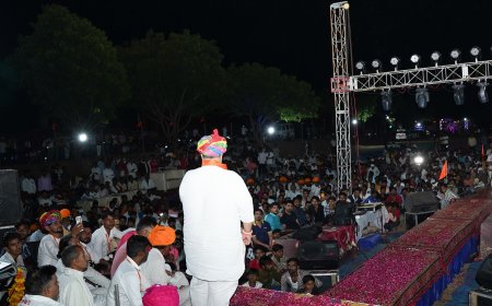 धीरज गुर्जर का जनसंपर्क शुरू, रामगढ़ भजन संध्या में पहुंच लिया आशीर्वाद