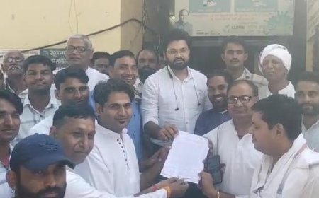 15 दिन पहले मध्यप्रदेश में हुई हिंसा को लेकर गुर्जर समाज बयाना ने एसडीएम कार्यालय पर प्रदर्शन कर जताया विरोध, पीएम के नाम सौंपा ज्ञापन