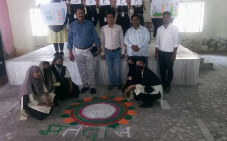 विभिन्न कार्यक्रम आयोजत कर विद्यार्थियों को मताधिकार का बताया महत्व