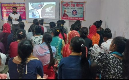 राष्ट्रीय सेवा योजना एवं राज्य महिला नीति के संयुक्त तत्वाधान में हुआ रोड सेफ्टी प्रोग्राम का आयोजन