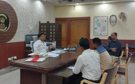 प्रतापगढ़ जिला निर्वाचन अधिकारी ने ली राजनैतिक दलों के प्रतिनिधियों की बैठक