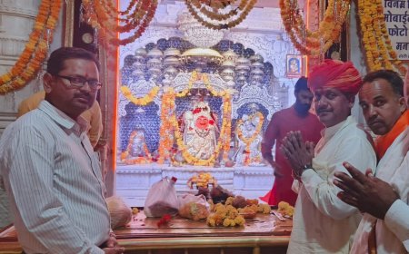 प्रतापगढ़ भाजपा प्रत्याशी हेमंत मीणा ने देवालयों एवम शक्तिपीठों के किए दर्शन लिया आशीर्वाद