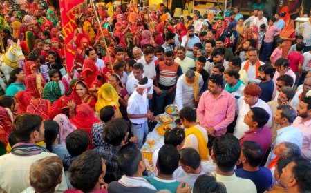 धौलागढ़ देवी की 12वीं पदयात्रा ढोल नगाड़े डीजे के साथ हुई रवाना