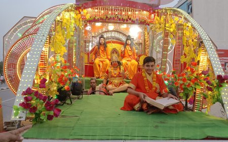 महुआ मैं धूमधाम से मनाया दशहरा निकली झांकियां 51 फुट का जलाया रावण मेघनाथ हुई आतिशबाजी