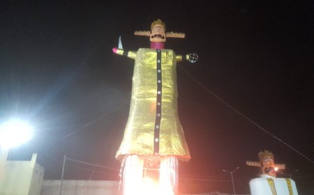 प्रतापगढ़ में 21 फ़ीट रावण का किया दहन