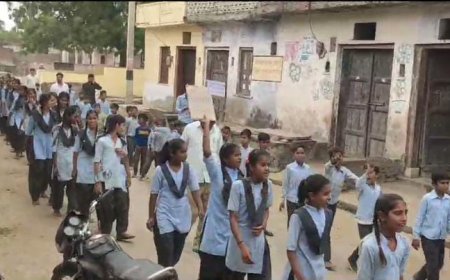 स्कूली बच्चों ने निकाली मतदाता जागरूकता रैली