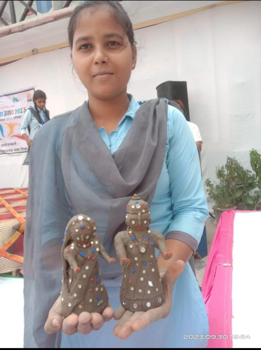 जिला स्तरीय कला उत्सव प्रतियोगिता में सरकारी सीनियर स्कूल पिनान की छात्रा मीना बाई प्रजापत ने प्रथम स्थान किया प्राप्त