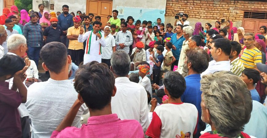 जन संकल्प सेवा यात्रा विधानसभा क्षेत्र सुमेरपुर के 22 गांवाें में पहुंची, ग्रामीणाें काे कांग्रेस सरकार की जनकल्याणकारी याेजनाओ की जानकारी दी