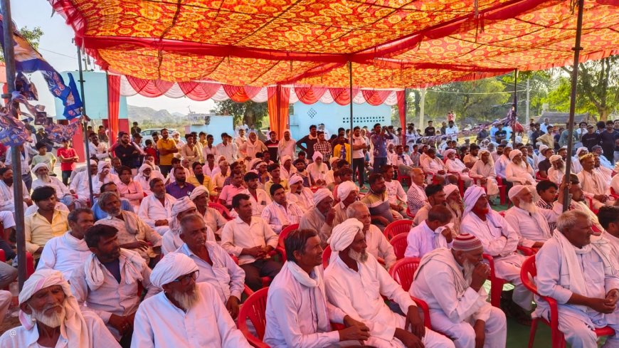 बसपा प्रत्याशी इमरान खान का फूल माला व साफा बांधकर और सिक्को से तौलकर किया भव्य स्वागत