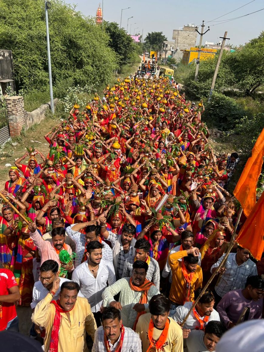 कस्बे में निकाली गई कलश शोभायात्रा भगवान राम बागलेश्वर धाम के जयकारों से गूंजा रामगढ़