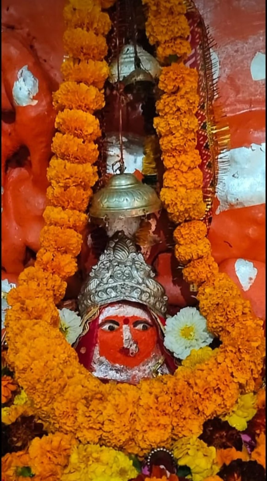 नवरात्र समापन पर देवी मंदिरों में दर्शनों के लिए लगी रही भक्तों की भीड़