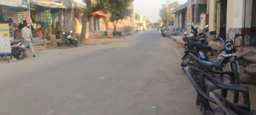 तखतगढ  राजपुरा मैन रोड पर विधालयो के सामने  नहीं बनाएं स्पीड ब्रेकर:हादसों का भय
