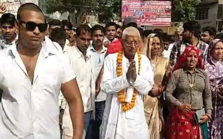 कांग्रेस से बागी विधायक जौहरी लाल मीणा ने राजगढ़- लक्ष्मणगढ विधानसभा (68) क्षेत्र से निर्दलीय प्रत्याशी के रूप में भरा नामांकन