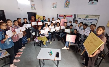 खैरथल महाविद्यालय में हुई स्लोगन लेखन गतिविधि