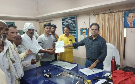 नगर पालिका में सम्मिलित होना हुआ दुविधापूर्ण:  ग्रामीणों ने उपखंड अधिकारी को सौंपा ज्ञापन