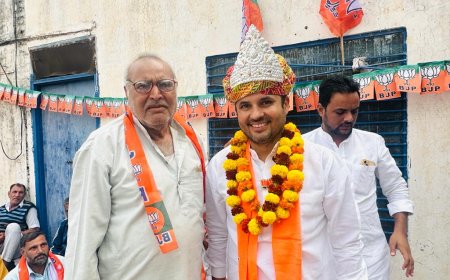 भाजपा प्रत्याशी को जनसंपर्क के दौरान पहनाया चांदी का मुकुट