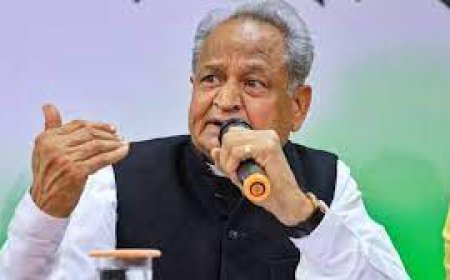 नामांकन फॉर्म में अशोक गहलोत ने छिपाए आपराधिक मामले, चुनाव आयोग में शिकायत: नामांकन पर लटकी तलवार