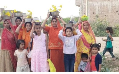 तखतगढ़: खेत खलिहानों की मिट्टी व आवल के फुलों से धनवंतरी की पूजा कर सुख- समृद्धि की कामनाएं की