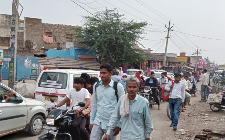 जिला प्रशासन हो रहा विफल: सड़क पटरियों पर अतिक्रमणकारीयों का कब्जा