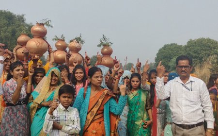 चाक पूजन पर महिला बोली पहले मतदान, पाछे कन्या दान