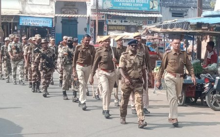 पुलिस और बीएसएफ जवानों ने निकाला फ्लैग मार्च, विधानसभा चुनाव के दौरान शांति व्यवस्था बनाए रखने का दिया संदेश