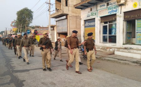 भय मुक्त होकर अधिक से अधिक करें मतदान: उदयपुरवाटी में पुलिस के जवानों ने निकाला फ्लैग मार्च