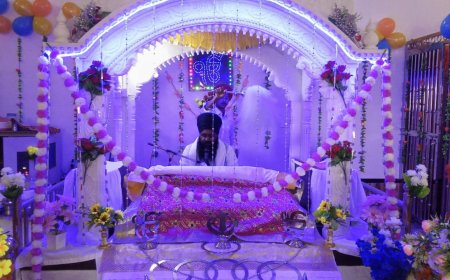 गुरुनानक जयंती पर हुए अनेक धार्मिक कार्यक्रम