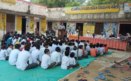 सर्दी से बचने के लिए हर वर्ष की भांति इस वर्ष भी विद्यालय में सभी विधार्थियो को बांटे जर्सी-टोपे व जूते