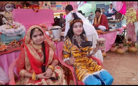 श्रीमद्भागवत मे सती माता की कथा और दुर्गा के आठवे स्वरूप का बखान किया