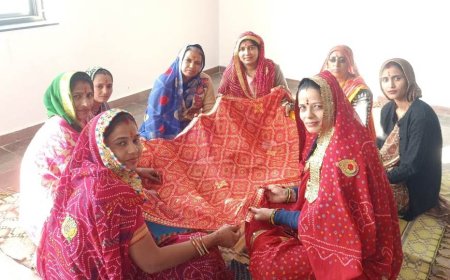कुआं हिरयाहाली पर मंगल गीतों के साथ मां शाकंभरी की चुनरी में महिलाओं ने लगाई बूटियां