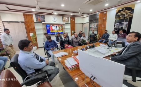 जिला कलक्टर ने प्रधानमंत्री उज्ज्वला योजना के संबंध में की समीक्षा बैठक