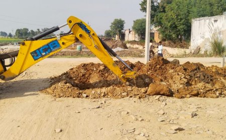 अवैध प्लाटिंग पर जिला प्रशासन ने की कार्रवाई, कई निर्माण किए ध्वस्त