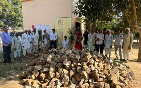 अपनी जीवित मां की ईच्छापूर्ति के लिए सरपंच पति ने रखी स्कूल मे कक्षा-कक्ष का निर्माण की नींव