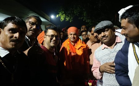 नव निर्वाचित  विधायक महंत बालक नाथ का कस्बे के लोगों ने फूल मालाओं से किया स्वागत