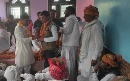 राजगढ-लक्षमणगढ विधायक मांगेलाल मीना ने लक्ष्मणगढ शहर मे धन्यवाद यात्रा निकालकर आमजन का आशिर्वाद लिया